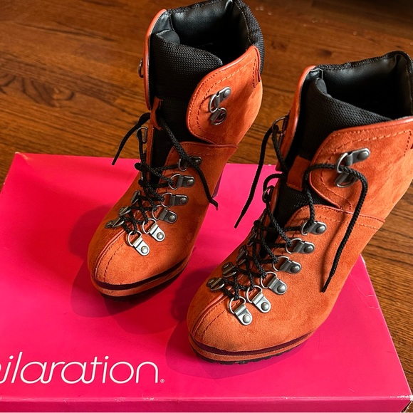 Like new booties . Amazing for a night out ! - Picture 3 of 3